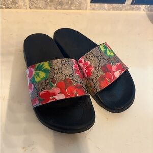Gucci Women's Floral Slide Sandals - Black and Red